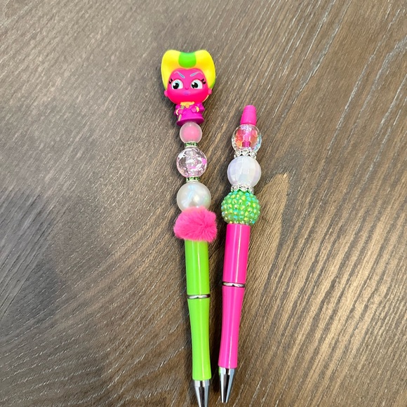 Disney Villains Blacklight Doorables Lady Tremaine‎ Set Of 2 Beaded Pens - Picture 5 of 6